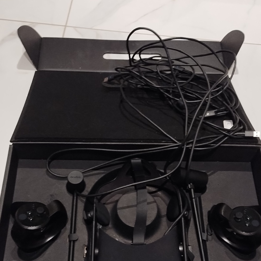 Oculus - Picture 2 of 5